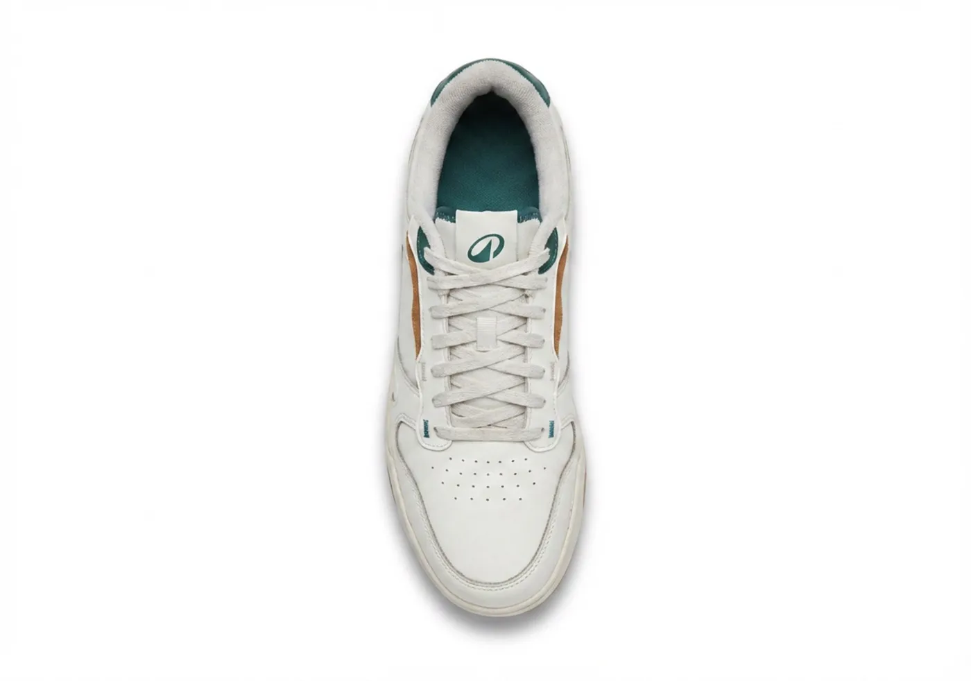 Packshot du sneaker vu de dessus, détouré sur fond blanc